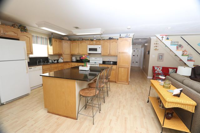 213 Birch Ln, Grand Isle, LA 70358