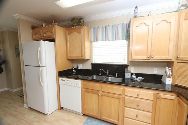 213 Birch Ln, Grand Isle, LA 70358