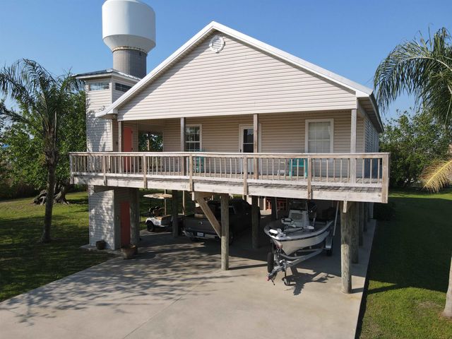 213 Birch Ln, Grand Isle, LA 70358