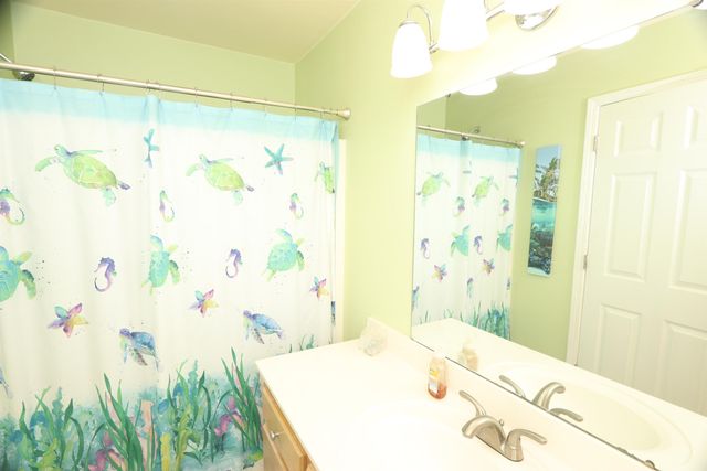 213 Birch Ln, Grand Isle, LA 70358