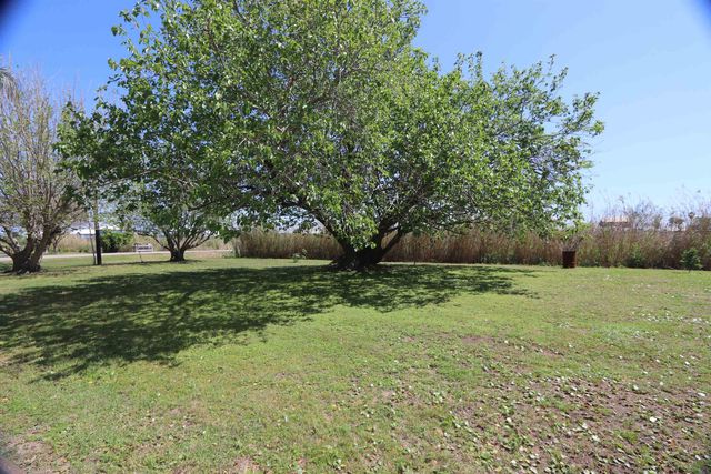 213 Birch Ln, Grand Isle, LA 70358