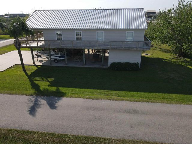 213 Birch Ln, Grand Isle, LA 70358