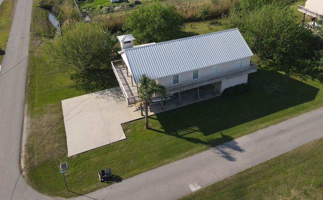 213 Birch Ln, Grand Isle, LA 70358