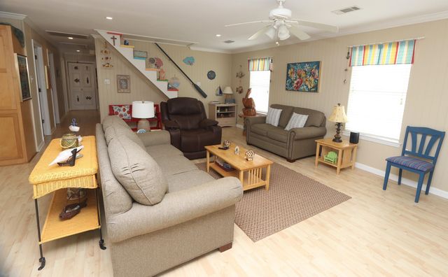 213 Birch Ln, Grand Isle, LA 70358