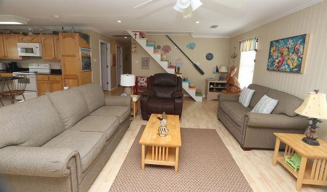 213 Birch Ln, Grand Isle, LA 70358