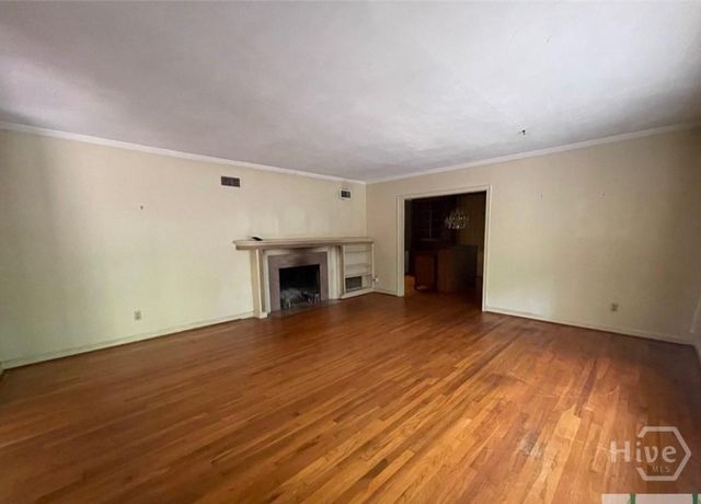 5525 Waters Drive, Savannah, GA 31406