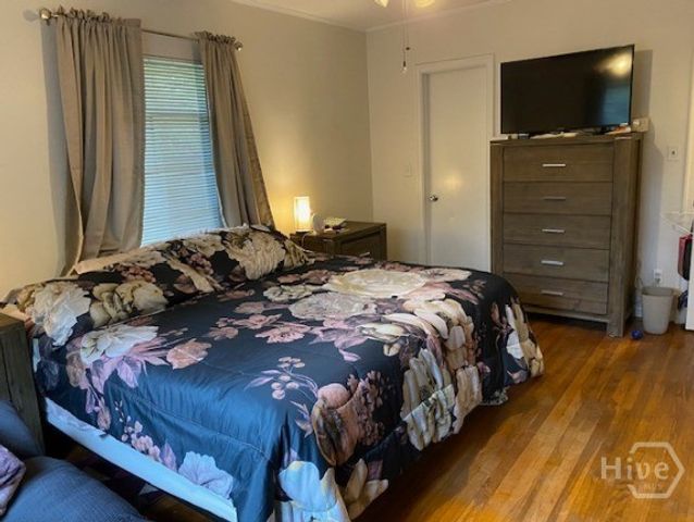 5525 Waters Drive, Savannah, GA 31406