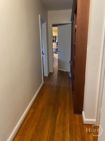 5525 Waters Drive, Savannah, GA 31406