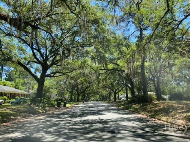 5525 Waters Drive, Savannah, GA 31406