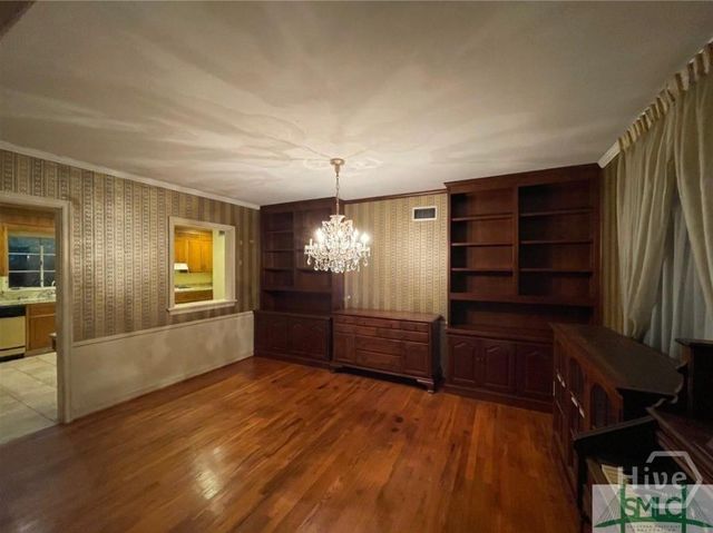 5525 Waters Drive, Savannah, GA 31406