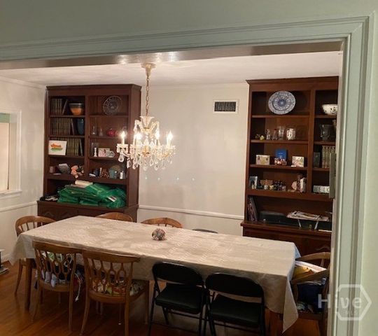 5525 Waters Drive, Savannah, GA 31406