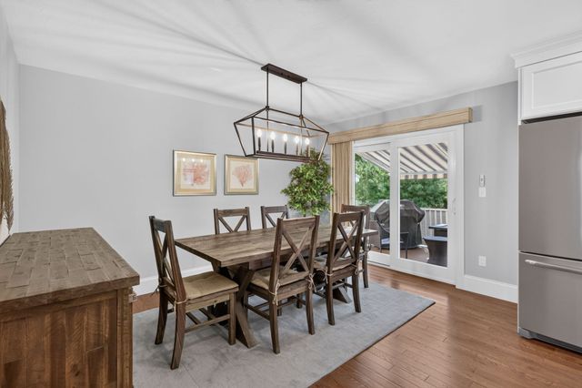 2 Hybrid Dr, Lakeville, MA 02347