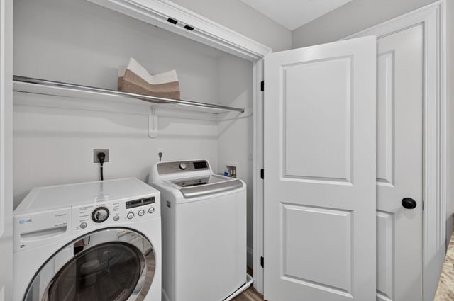 2 Hybrid Dr, Lakeville, MA 02347