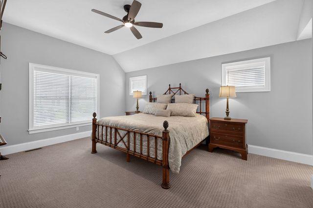 2 Hybrid Dr, Lakeville, MA 02347