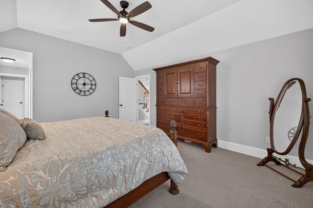 2 Hybrid Dr, Lakeville, MA 02347