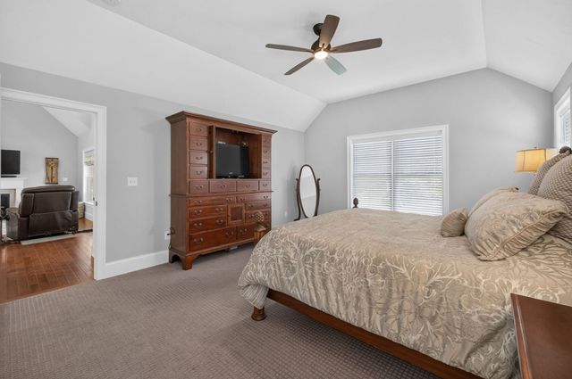 2 Hybrid Dr, Lakeville, MA 02347
