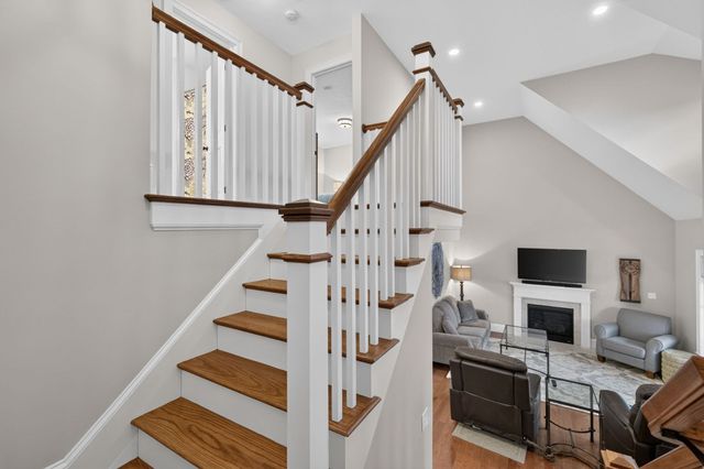 2 Hybrid Dr, Lakeville, MA 02347