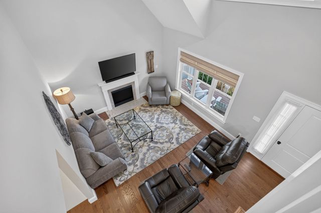2 Hybrid Dr, Lakeville, MA 02347