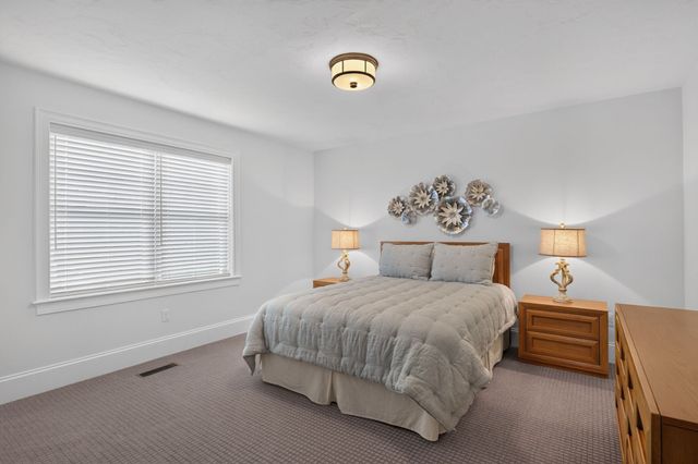 2 Hybrid Dr, Lakeville, MA 02347