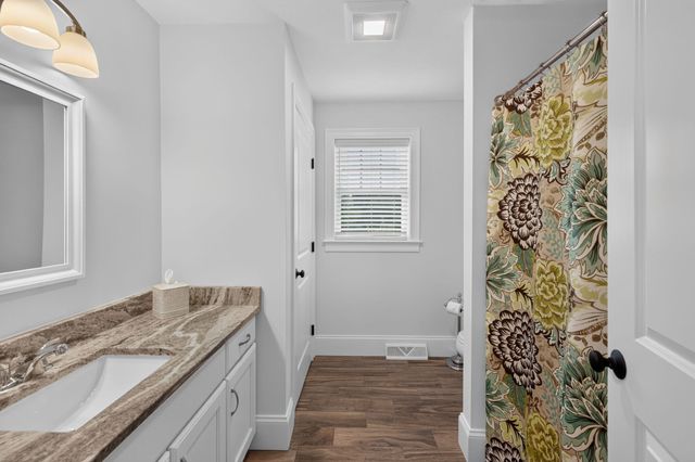 2 Hybrid Dr, Lakeville, MA 02347