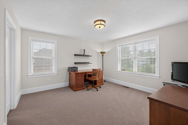 2 Hybrid Dr, Lakeville, MA 02347