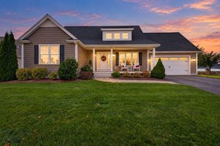 2 Hybrid Dr, Lakeville, MA 02347