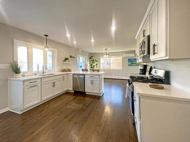 7921 18th AVENUE, Kenosha, WI 53143