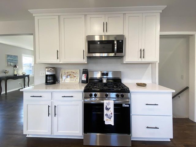 7921 18th AVENUE, Kenosha, WI 53143