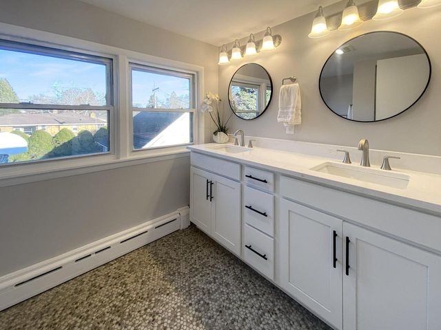 7921 18th AVENUE, Kenosha, WI 53143