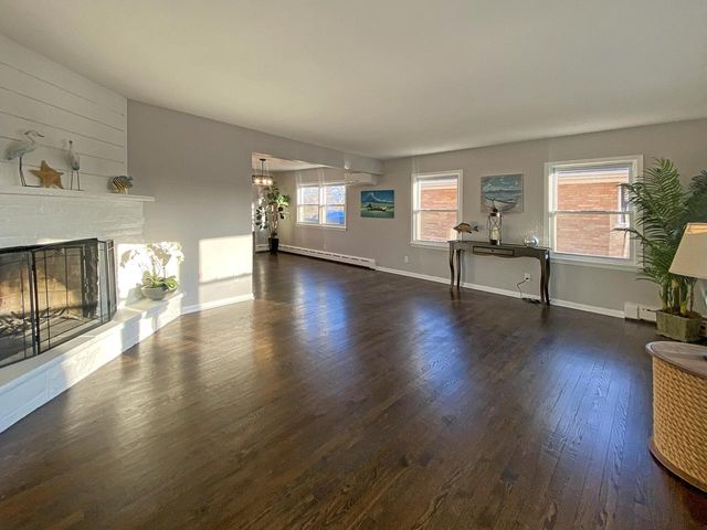 7921 18th AVENUE, Kenosha, WI 53143