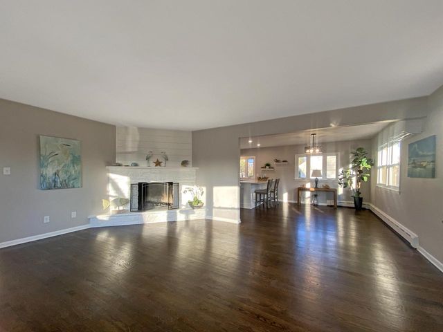 7921 18th AVENUE, Kenosha, WI 53143