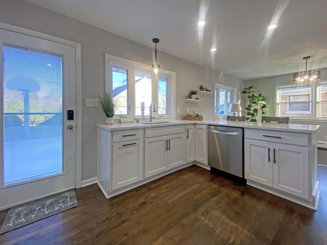 7921 18th AVENUE, Kenosha, WI 53143