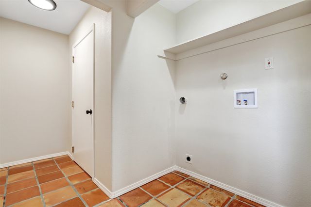 1647 Calle Sotero, Santa Fe, NM 87507