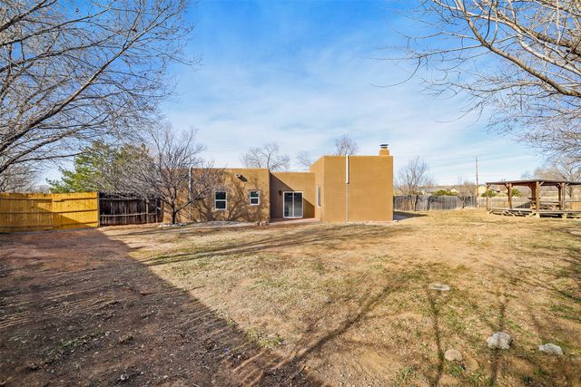 1647 Calle Sotero, Santa Fe, NM 87507