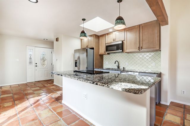 1647 Calle Sotero, Santa Fe, NM 87507