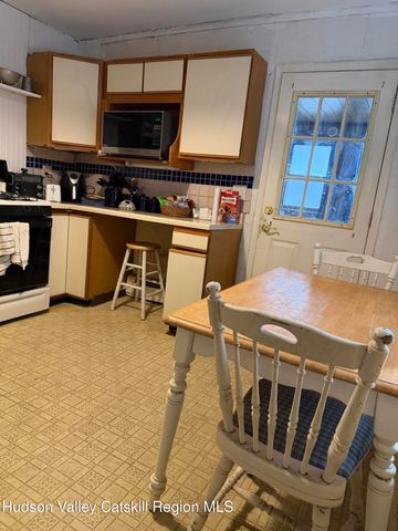 20 8th Street, Hudson, NY 12534