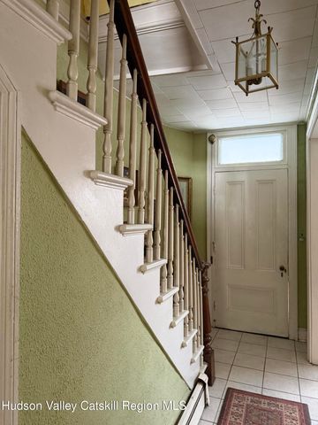 20 8th Street, Hudson, NY 12534