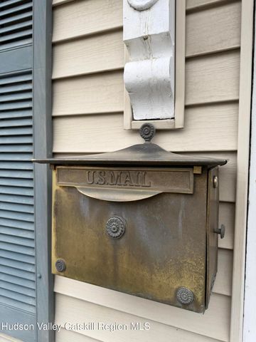 20 8th Street, Hudson, NY 12534