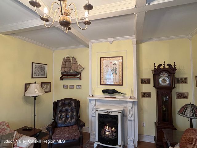 20 8th Street, Hudson, NY 12534