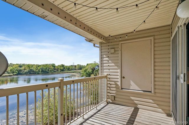 864 Amanda Lane, Pontiac, MI 48340