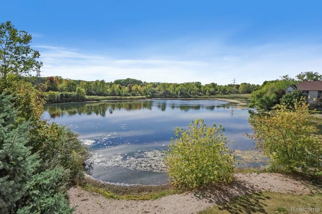 864 Amanda Lane, Pontiac, MI 48340