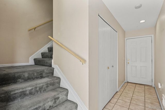 864 Amanda Lane, Pontiac, MI 48340