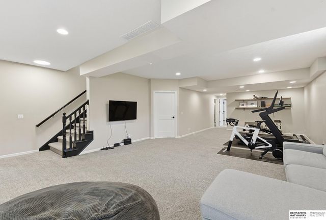 17321 Spencer Street, Omaha, NE 68116