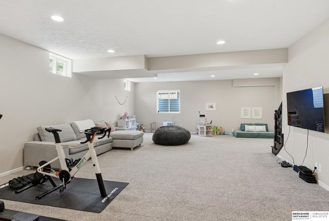 17321 Spencer Street, Omaha, NE 68116