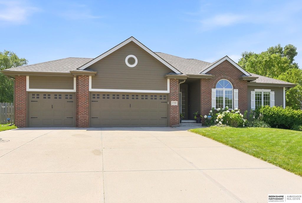 17321 Spencer Street, Omaha, NE 68116