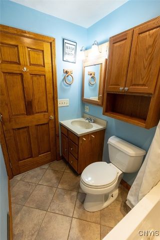 210 Melrose Drive, Clay, NY 13212