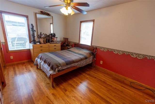 210 Melrose Drive, Clay, NY 13212