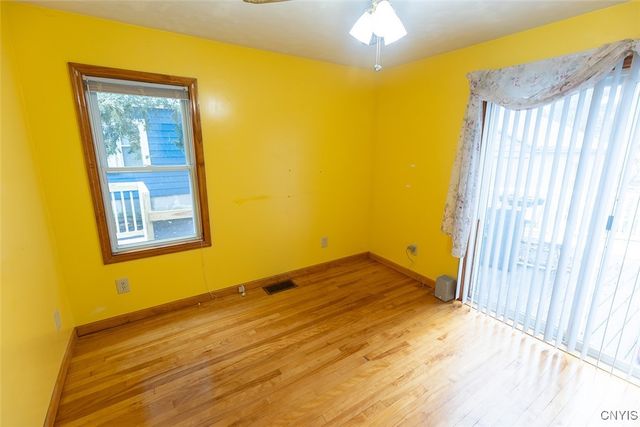 210 Melrose Drive, Clay, NY 13212