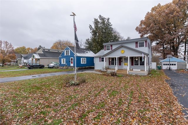 210 Melrose Drive, Clay, NY 13212