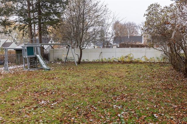 210 Melrose Drive, Clay, NY 13212